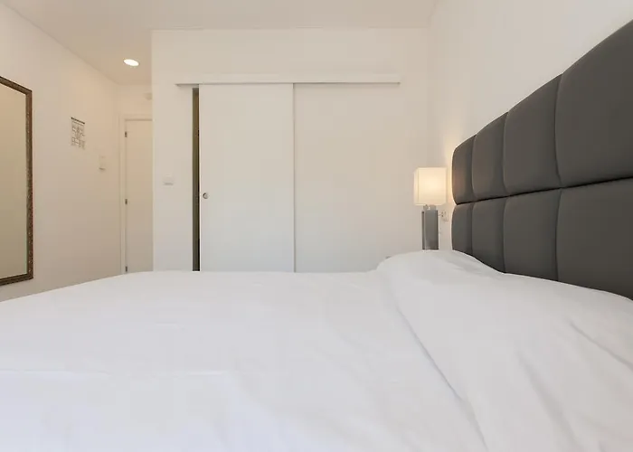 Be & Estefania Lisboa