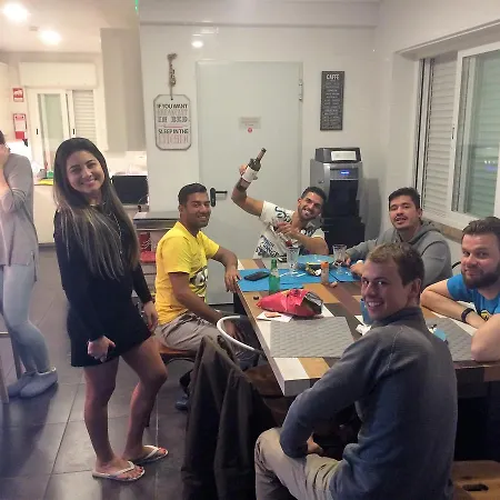 Be & Estefania بيت شباب Lisboa