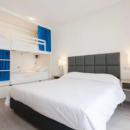 بيت شباب Be & Estefania Lisboa