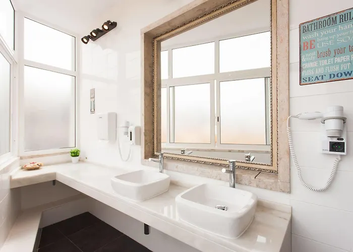 Be & Estefania Lisboa