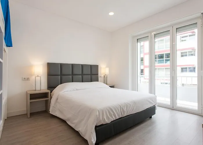 Be & Estefania Lizbona