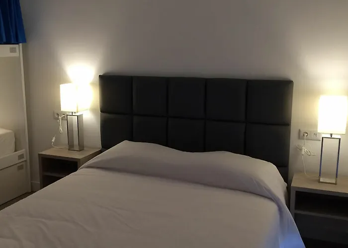 Be & Estefania Hostel *