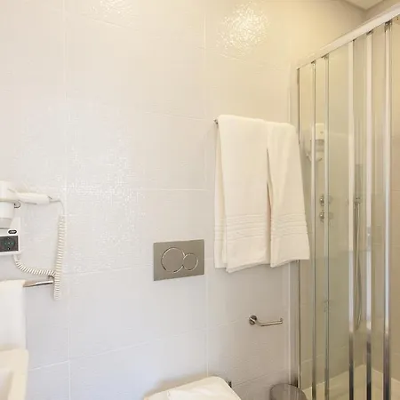 Be & Estefania Lisboa