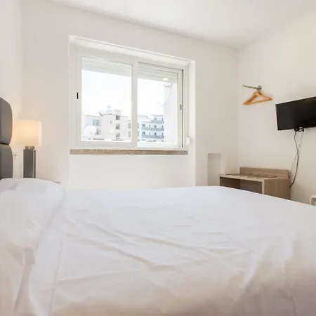 Hostel Be & Estefania *